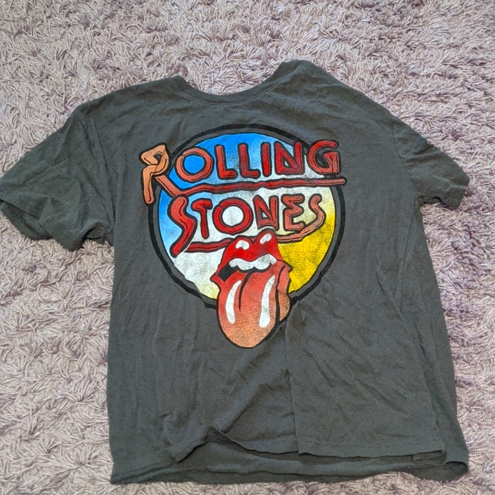 Grey rolling stones shirt